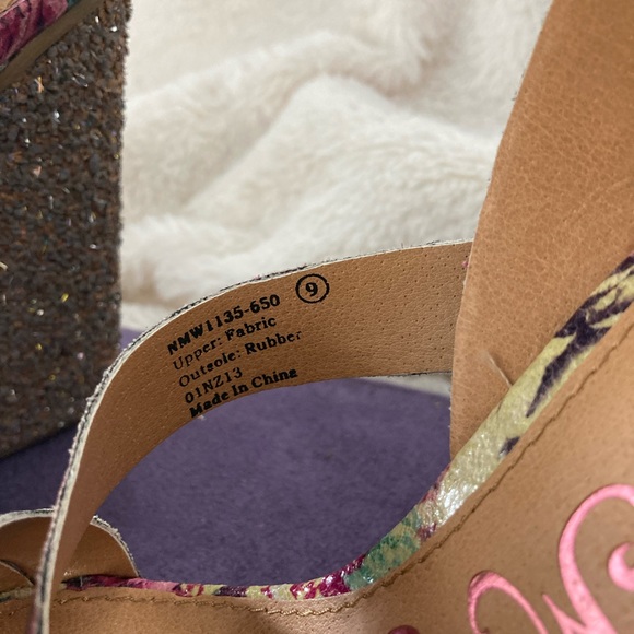 Twice the Fun - Wedge Floral Sparkle Sandle Sz. 9 - Picture 5 of 14
